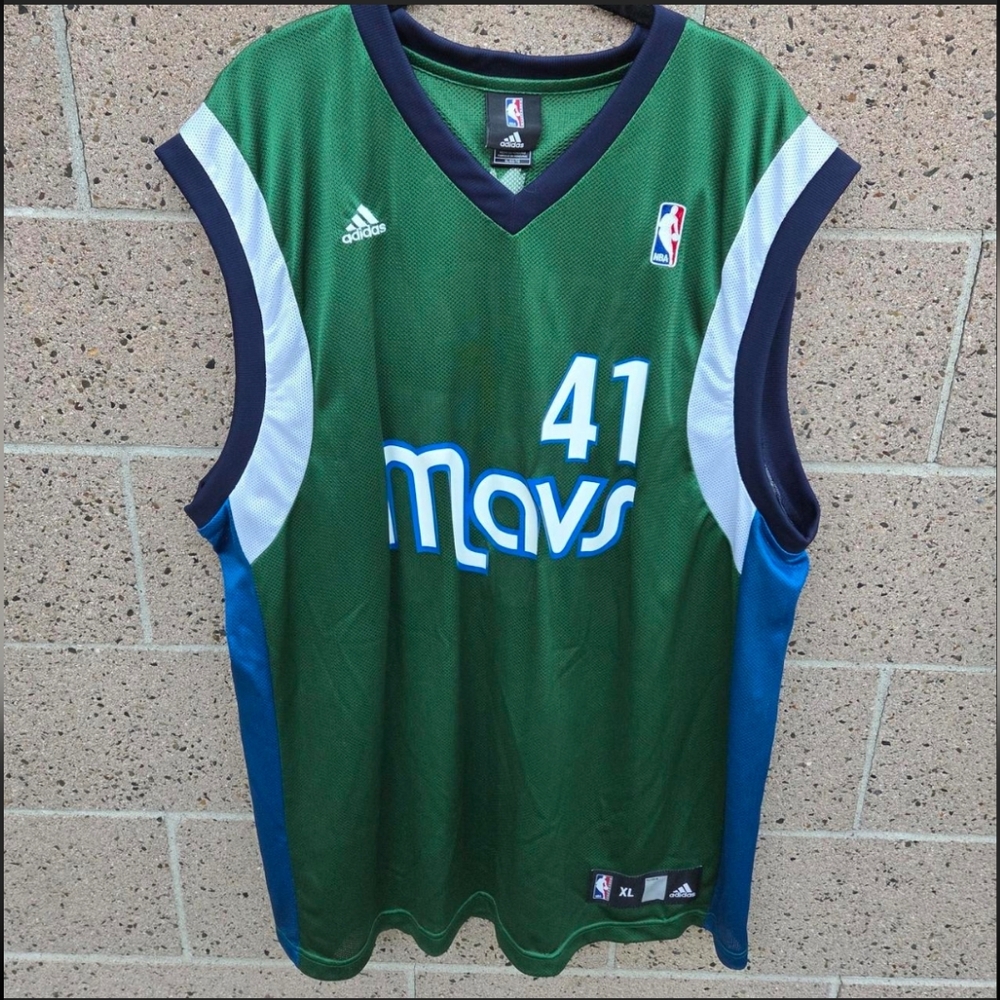Dallas Mavericks Dirk Nowitzki 2006 Alternate Jersey Size L